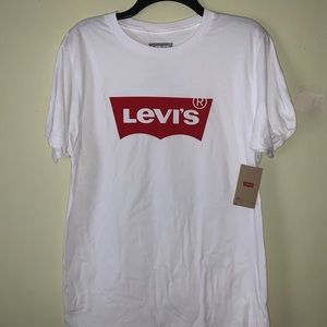 Levi’s t-shirt